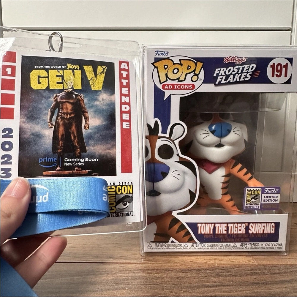 Funko POP! Frosted Flakes Tony The Tiger Surfing (SDCC Official Sticker) #191